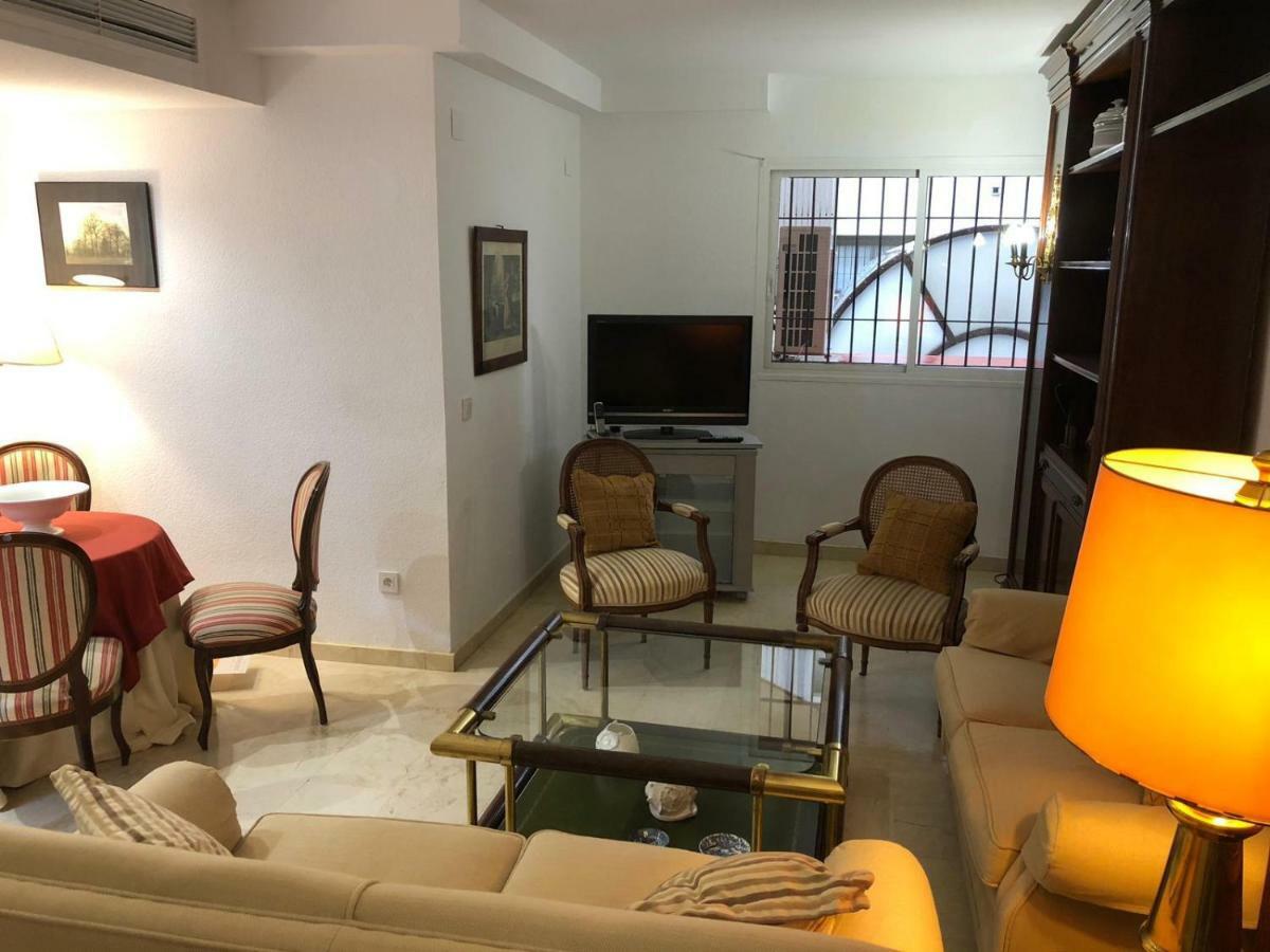 Alojamiento Ronda De Los Tejares Kordoba Bagian luar foto